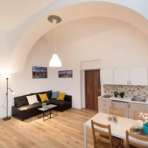 Aaa Krakovská Praga